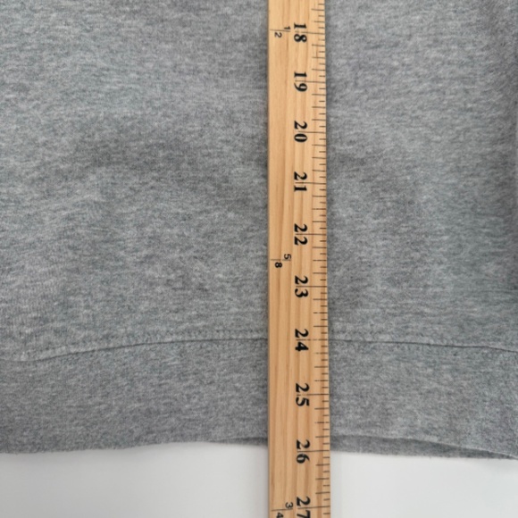 Winnie The Pooh Sweatshirt Women Small Gray Snow Winter Disney Store Piglet - Picture 11 of 11